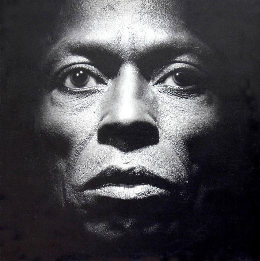 Album art work of Tutu by Miles Davis